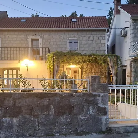 Будинок відпочинку Lovely In With House A Panoramic View *